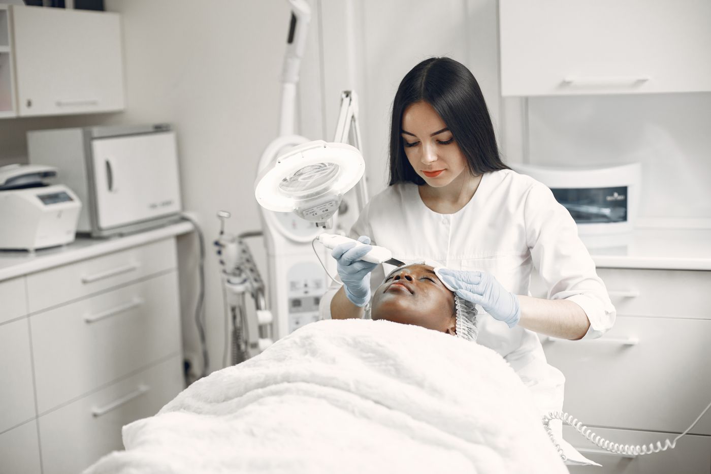 Facial harmony treatment at Maison Lumière